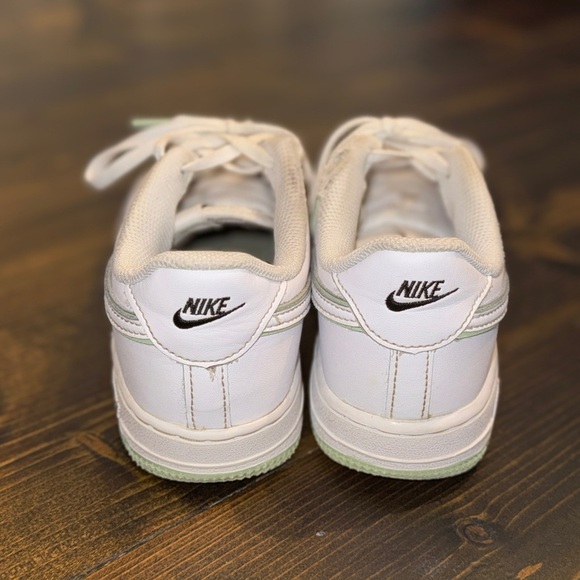 Nike Air Force Sneakers 1 '07 Honeydew Kids Size 2.5 Y - Picture 4 of 5